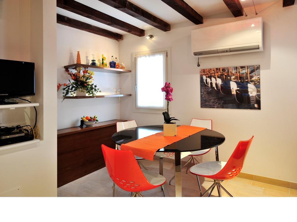 Palace La Vida Apartments By Wonderful Italy Венеция Экстерьер фото